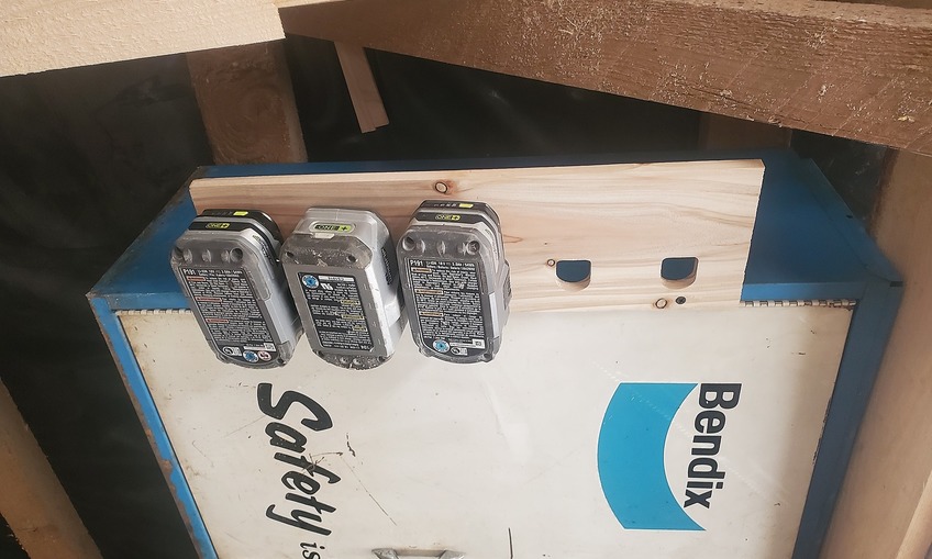 ryobi battery holder Inventables