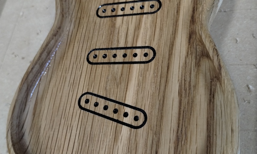 stratocaster-guitar-pick-tray-inventables