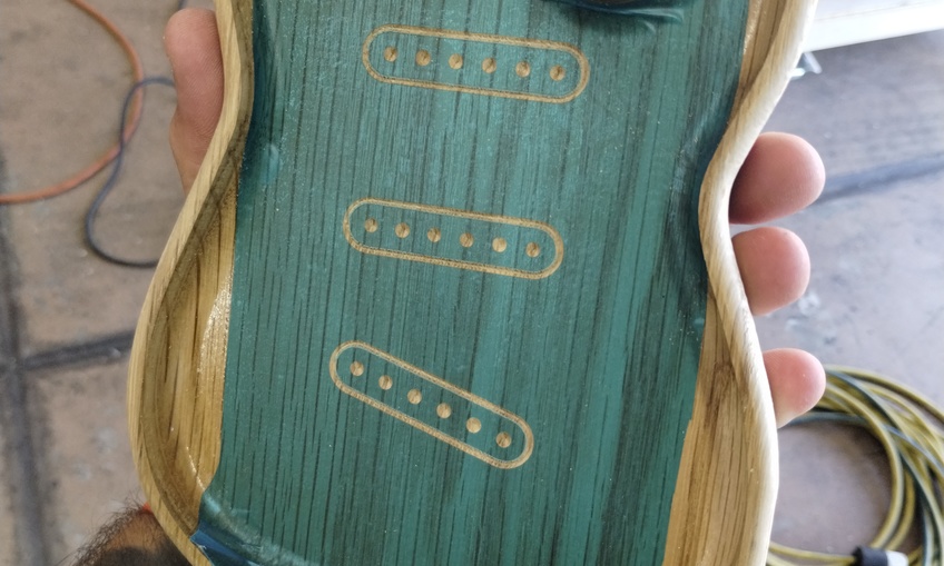 stratocaster-guitar-pick-tray-inventables